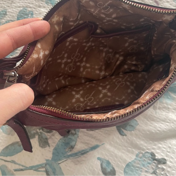 Jessica Simpson / Deep Purple Crossbody - Picture 5 of 5